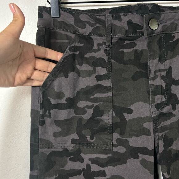 PROSPERITY DENIM GREY CAMO WOMEN JOGGER STYLE PANTS LARGE BRAND NEW WITH TAGS - Picture 2 of 8
